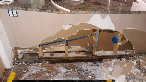 Best Emergency water damage restoration  in Royal City, WA